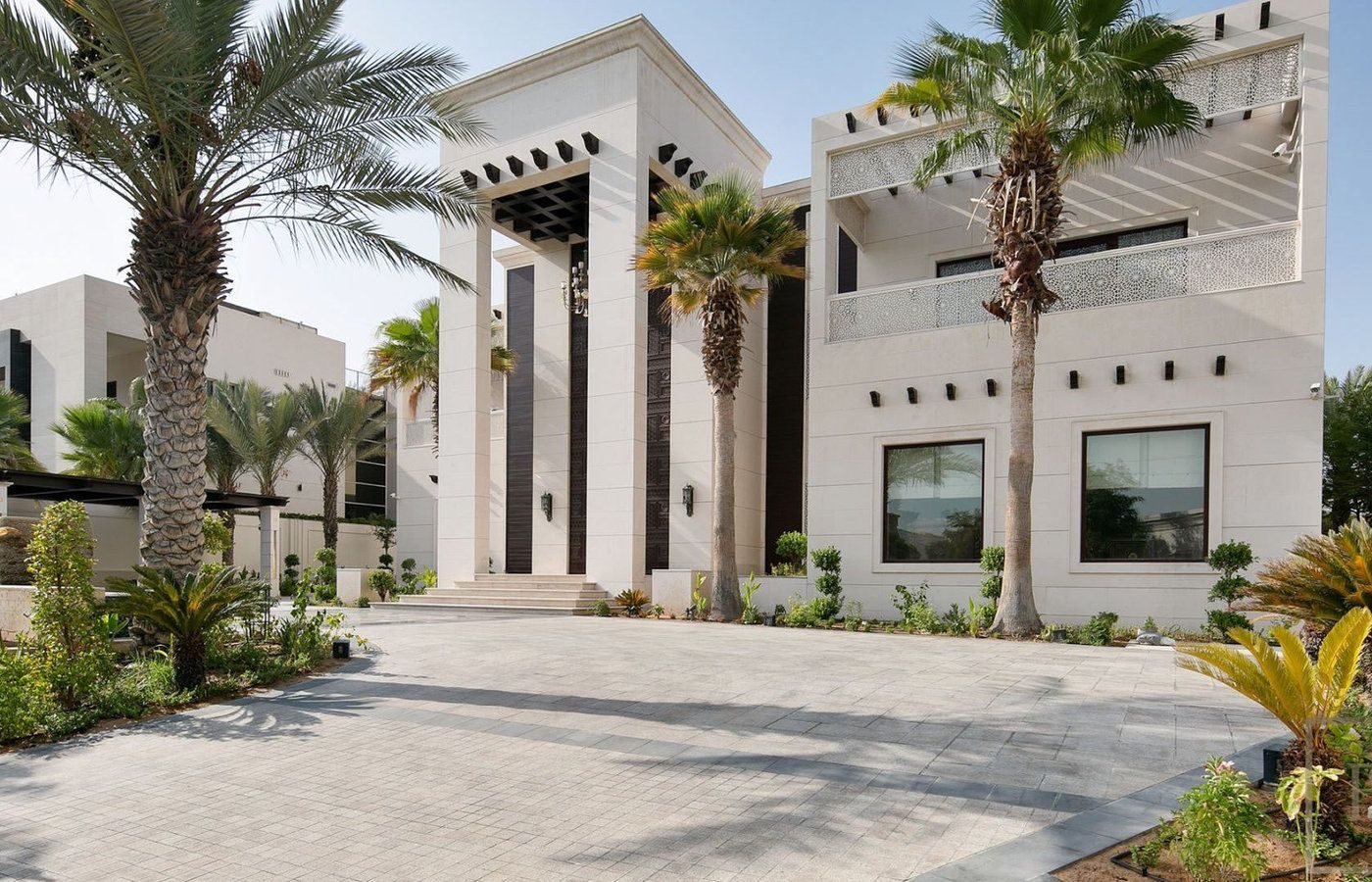 Visualisation of Palm Villa 01 from the arrival front, a concept by NU Projects
